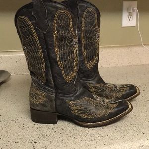 Corral black and gold cross with wings boot